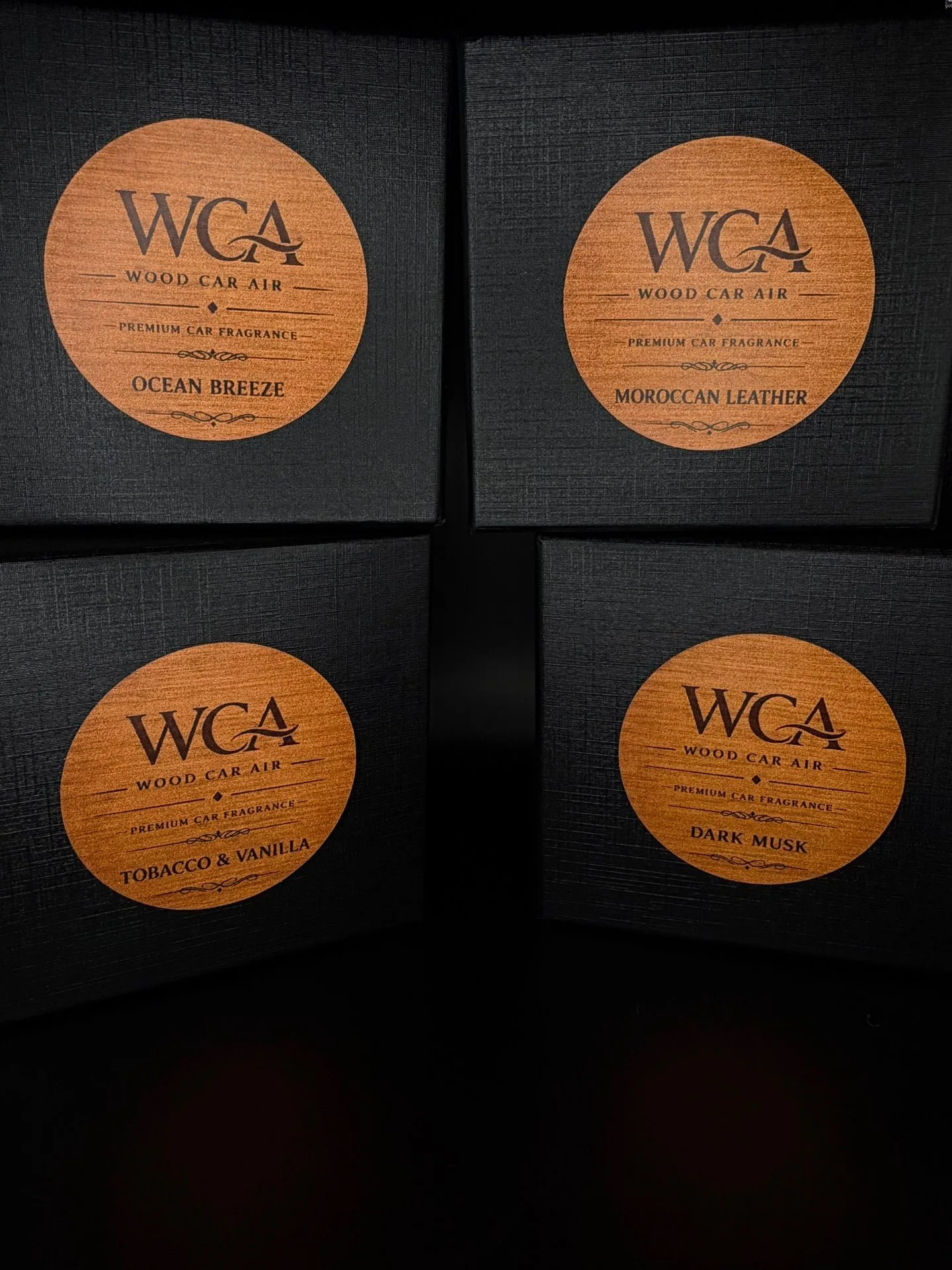 WCA Wood Car Air – Odorizant Auto Premium din Lemn | Reîncărcabil |